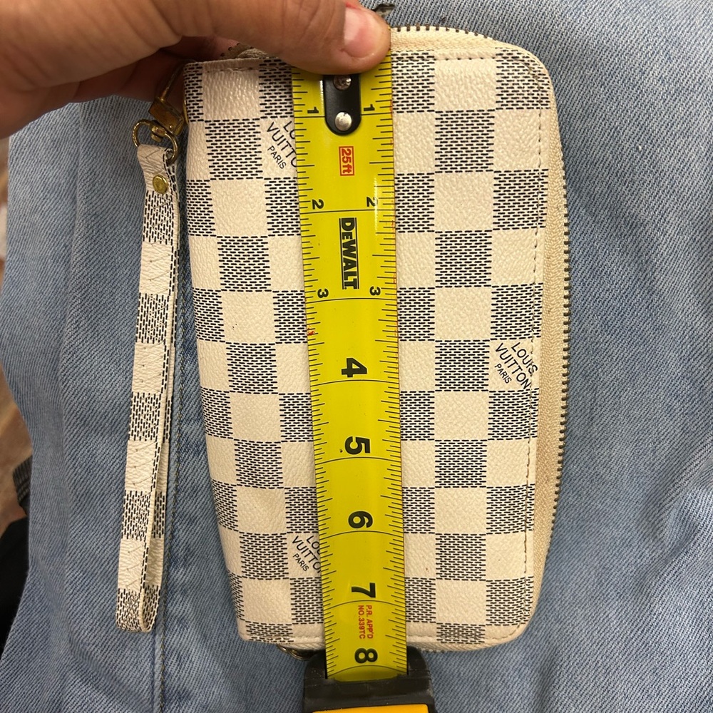 Louis Vuitton Wallet - Picture 5 of 6